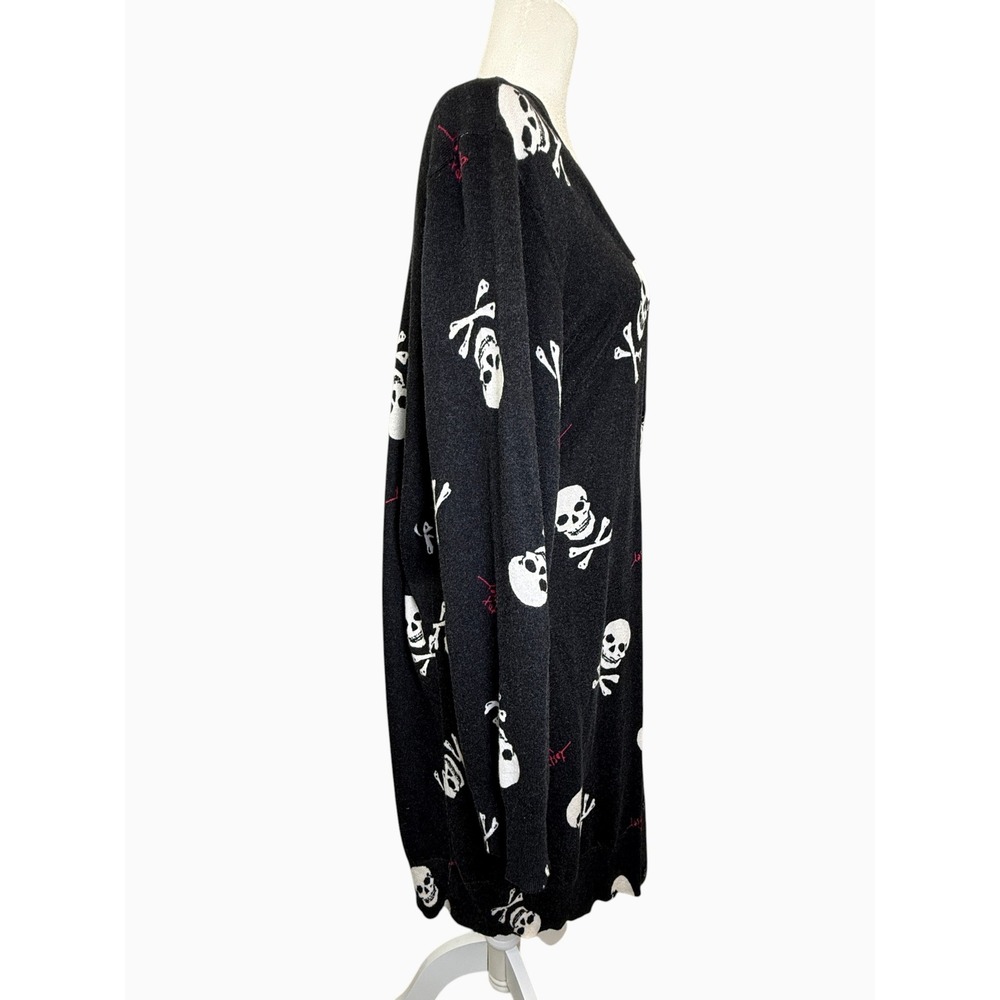 Torrid x Betsey Johnson Skull Cardigan Size 3 Black Longline Goth Sweater - Picture 3 of 10
